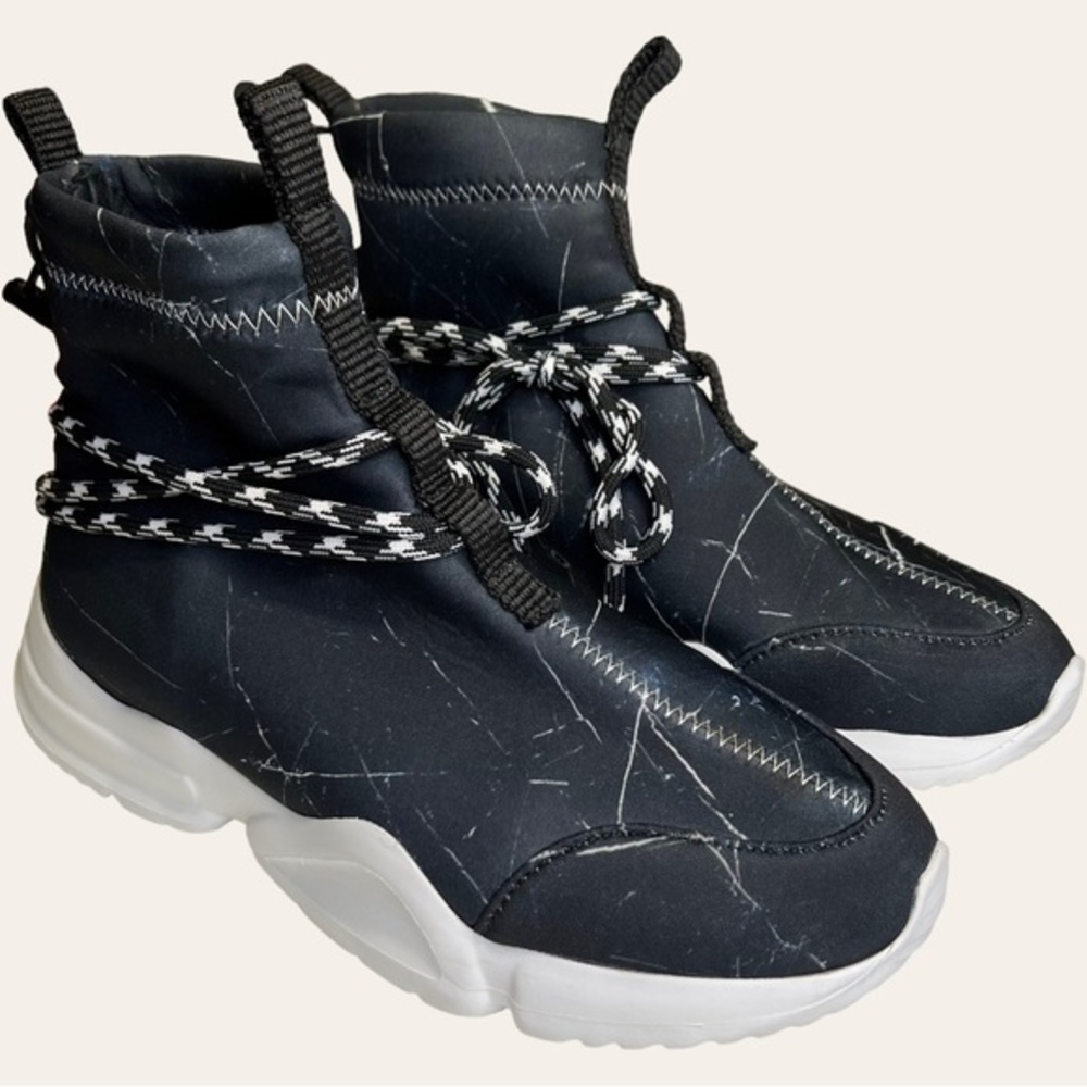 John Geiger 002 High‎ Sneaker in Black Marble Archived Colorway M 5 W 6.5